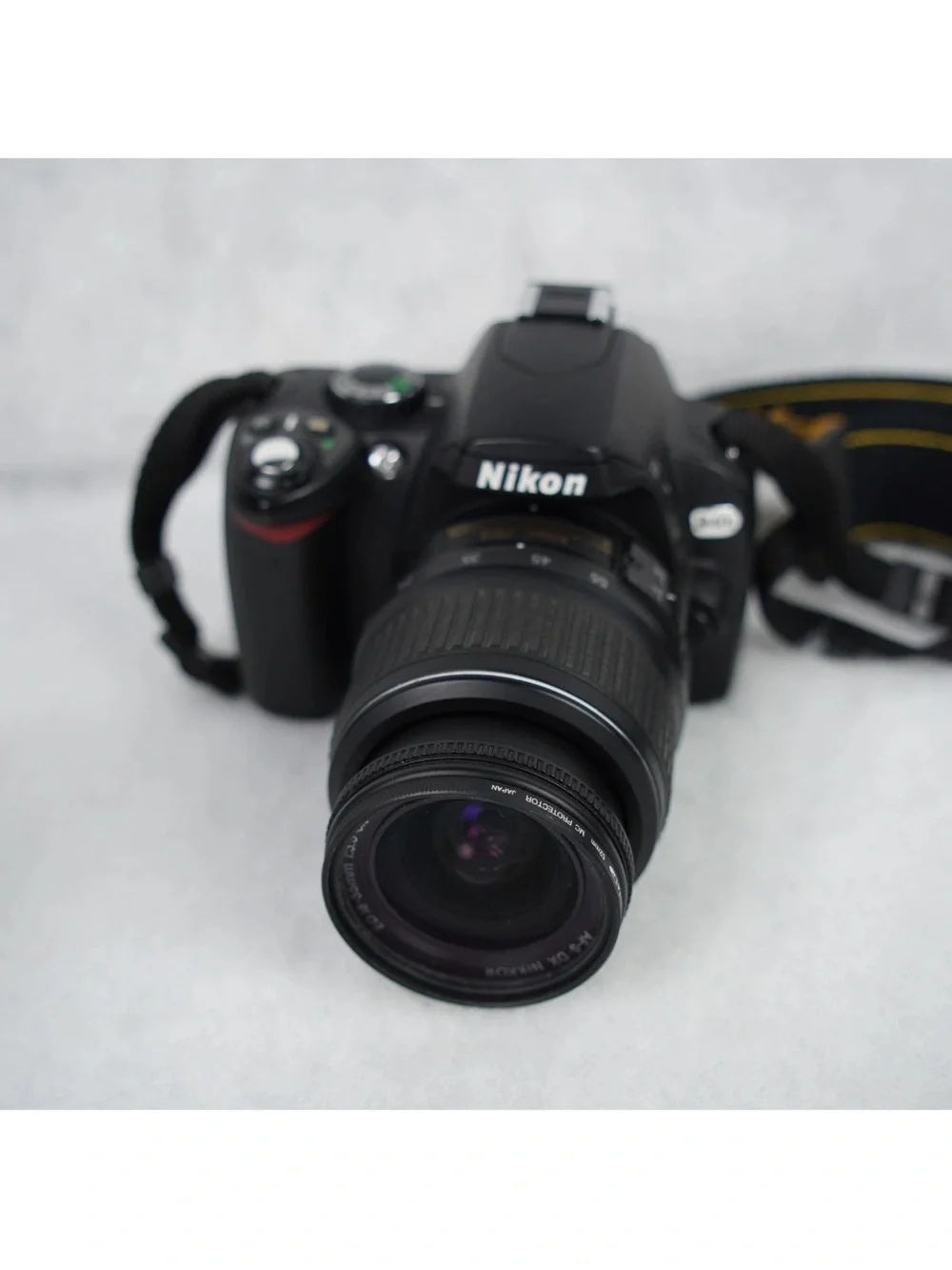 Nikon D40x DSLR Camera 10.2MP Nikon AFS 18-55mm Lens W/ 2 Batterries Bag Mint
